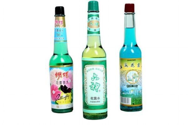 花露水能直接噴身上嗎 夏天用花露水要注意什么 花露水能直接噴身上嗎 夏天用花露水要注意什么