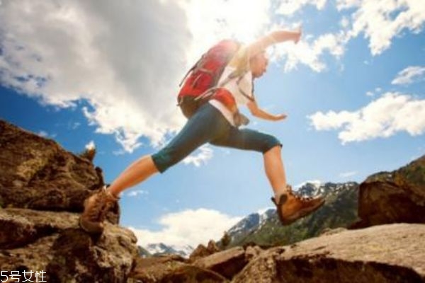 早上幾點(diǎn)爬山比較好 爬山的最佳時(shí)間 早上幾點(diǎn)爬山比較好 爬山的最佳時(shí)間