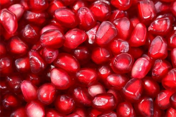 石榴籽吃了會得結(jié)石嗎 為什么吃石榴籽肚子疼 石榴籽吃了會得結(jié)石嗎 為什么吃石榴籽肚子疼