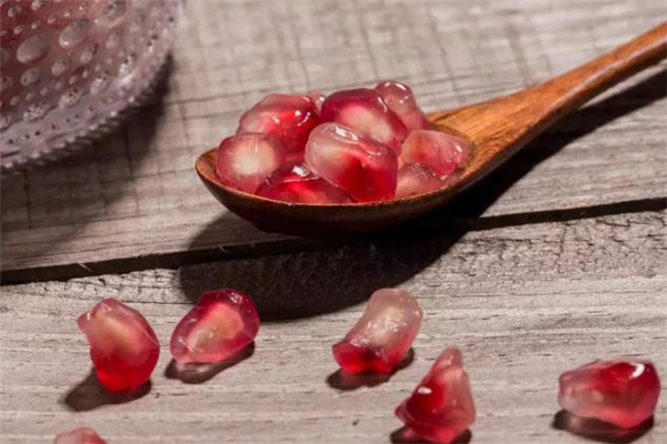 石榴籽吃多了會便秘嗎 石榴籽吃多了會怎樣 石榴籽吃多了會便秘嗎 石榴籽吃多了會怎樣