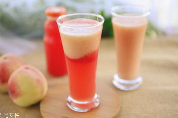 西瓜和什么水果榨汁好喝 西瓜搭配什么水果榨汁 西瓜和什么水果榨汁好喝 西瓜搭配什么水果榨汁