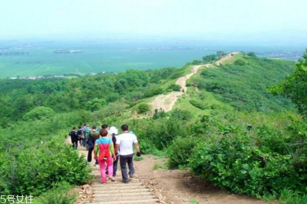 爬山后腿疼怎么辦 如何防止爬山后腿疼 爬山后腿疼怎么辦 如何防止爬山后腿疼