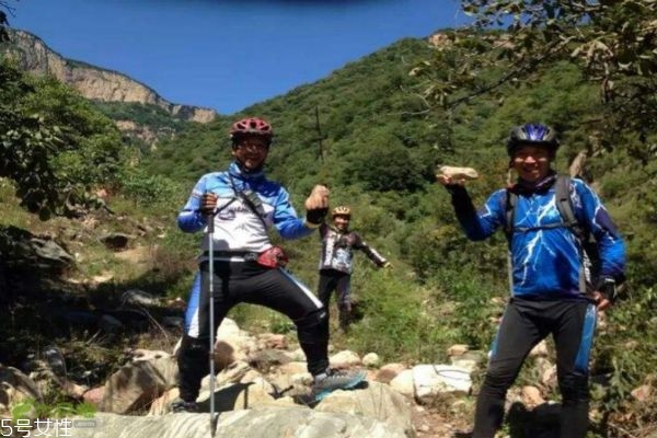 爬山腿疼怎么快速緩解 爬山后腿疼最快的恢復(fù)法 爬山腿疼怎么快速緩解 爬山后腿疼最快的恢復(fù)法