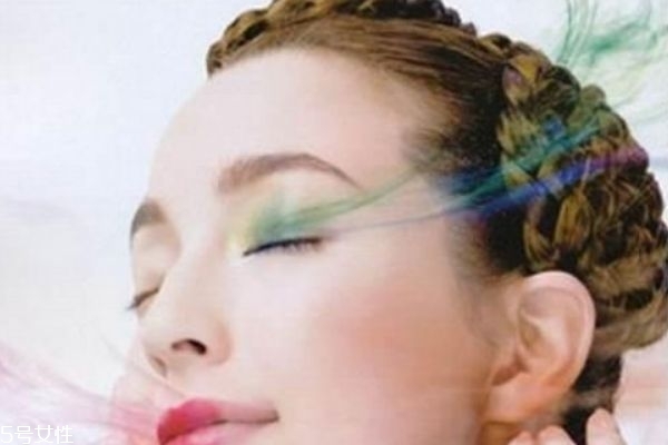 裸妝怎么樣化呢 怎樣化妝才能適合自己呢 裸妝怎么樣化呢 怎樣化妝才能適合自己呢