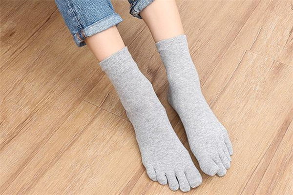 五指襪能防止腳臭嗎 五指襪對(duì)腳氣有好處嗎