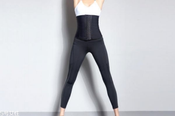 不運動也可以帶束腰帶嗎 瘦身束腰的危害 不運動也可以帶束腰帶嗎 瘦身束腰的危害