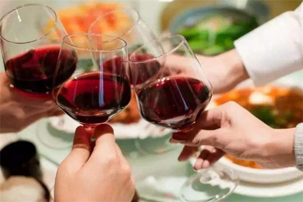 喝酒吐出去了還能查出酒駕嗎 喝酒吐了還有酒精嗎 喝酒吐出去了還能查出酒駕嗎 喝酒吐了還有酒精嗎