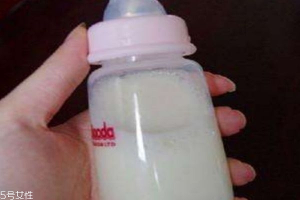新媽如何快速學(xué)會(huì)帶娃 如何沖奶粉