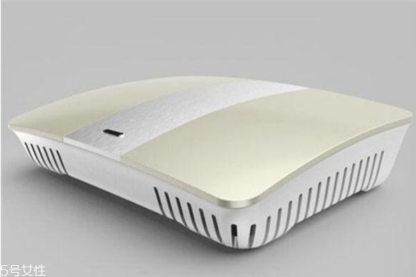 車載空氣凈化器管用嗎 車載空氣凈化器的好處 車載空氣凈化器管用嗎 車載空氣凈化器的好處