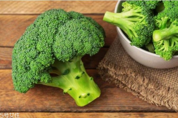吃西蘭花有什么好處 西蘭花熱量 吃西蘭花有什么好處 西蘭花熱量