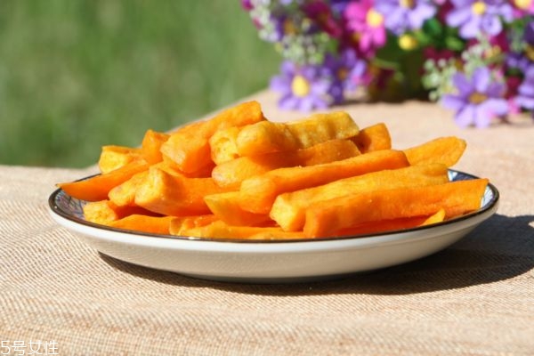 曬地瓜干需要蒸熟嗎 曬地瓜干去皮好還是不去皮好 曬地瓜干需要蒸熟嗎 曬地瓜干去皮好還是不去皮好