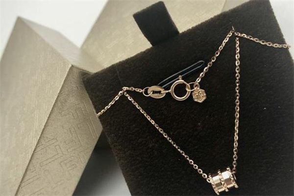 六福珠寶小蠻腰項鏈多少錢 六福珠寶小蠻腰項鏈尺寸 六福珠寶小蠻腰項鏈多少錢 六福珠寶小蠻腰項鏈尺寸