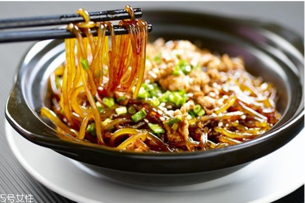 孕婦可以吃粉絲嗎 孕婦吃粉絲的注意事項(xiàng) 孕婦可以吃粉絲嗎 孕婦吃粉絲的注意事項(xiàng)