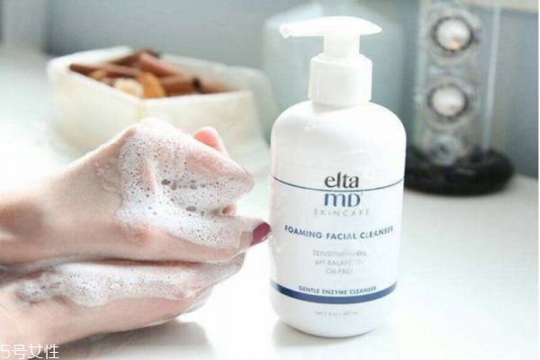 氨基酸洗面奶會起痘嗎 氨基酸洗面奶用后冒痘 氨基酸洗面奶會起痘嗎 氨基酸洗面奶用后冒痘