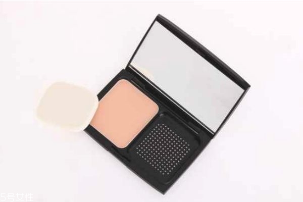 怎么判斷粉餅是否過期 粉餅開封多久就不能用了 怎么判斷粉餅是否過期 粉餅開封多久就不能用了