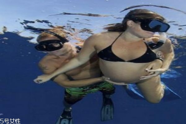 孕婦可以游泳嗎 孕婦游泳想要注意什么 孕婦可以游泳嗎 孕婦游泳想要注意什么