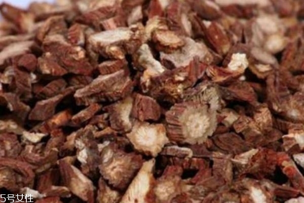 丹參是什么呢 丹參有什么功效 丹參是什么呢 丹參有什么功效