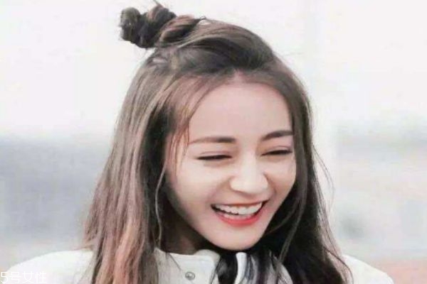 怎么扎起前面短劉海 劉海怎么往上扎 怎么扎起前面短劉海 劉海怎么往上扎