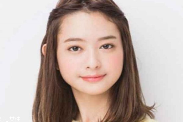 怎么扎起前面短劉海 劉海怎么往上扎 怎么扎起前面短劉海 劉海怎么往上扎