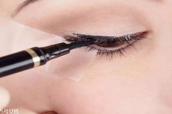如何正確畫眼睫毛呢 畫眼睫毛要注意什么呢 如何正確畫眼睫毛呢 畫眼睫毛要注意什么呢