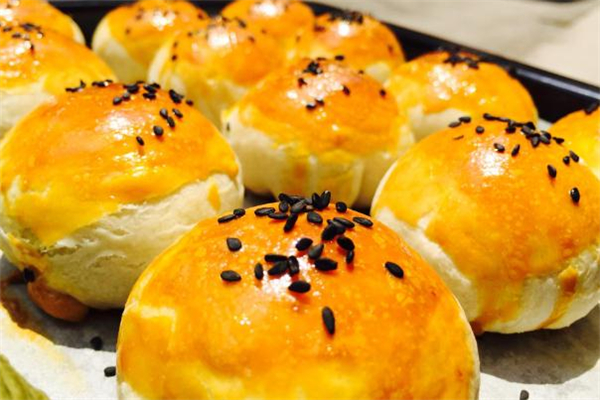 蛋黃酥可以放冰箱第二天烤嗎 蛋黃酥放冰箱有影響嗎 蛋黃酥可以放冰箱第二天烤嗎 蛋黃酥放冰箱有影響嗎