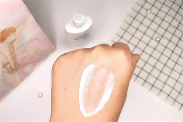 曼秀雷敦新碧小金帽怎么樣 曼秀雷敦小金帽防曬測評 曼秀雷敦新碧小金帽怎么樣 曼秀雷敦小金帽防曬測評