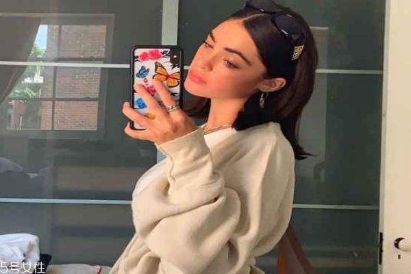 化妝海綿要浸水嗎 怎么用化妝海綿上妝 化妝海綿要浸水嗎 怎么用化妝海綿上妝