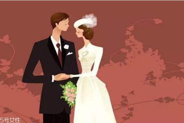 該不該看伴侶的手機呢 結婚在不在乎門當戶對呢 該不該看伴侶的手機呢 結婚在不在乎門當戶對呢