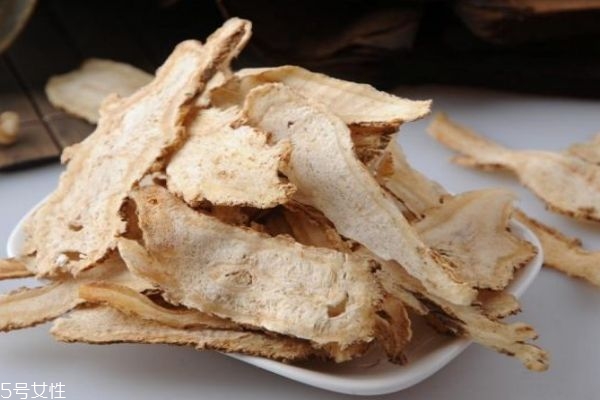 當(dāng)歸有什么功效呢 當(dāng)歸紅糖煮雞蛋的功效是什么呢 當(dāng)歸有什么功效呢 當(dāng)歸紅糖煮雞蛋的功效是什么呢