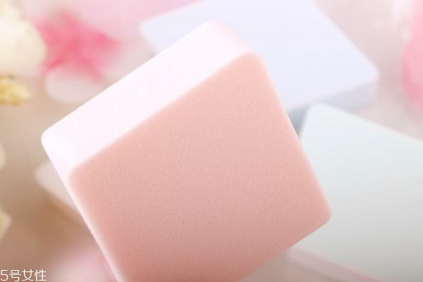 化妝海綿怎么使用 化妝海綿使用誤區(qū) 化妝海綿怎么使用 化妝海綿使用誤區(qū)