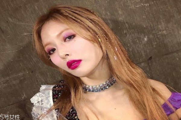 泫雅紫色妝容教程 金泫雅ins最新妝容 泫雅紫色妝容教程 金泫雅ins最新妝容