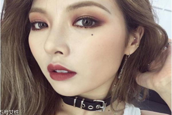 泫雅紫色妝容教程 金泫雅ins最新妝容 泫雅紫色妝容教程 金泫雅ins最新妝容