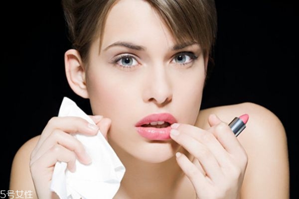 氣墊bb用什么卸妝好 使用氣墊bb的誤區(qū) 氣墊bb用什么卸妝好 使用氣墊bb的誤區(qū)