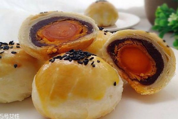 蛋黃酥是怎么做的呢 蛋黃酥是哪里的特產呢 蛋黃酥是怎么做的呢 蛋黃酥是哪里的特產呢