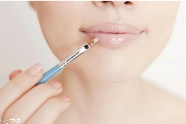 怎么快速淡化深唇色 改變唇色深最好的辦法 怎么快速淡化深唇色 改變唇色深最好的辦法