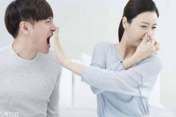 胃酸倒流的癥狀有哪些 胃酸過多不宜吃的水果 胃酸倒流的癥狀有哪些 胃酸過多不宜吃的水果