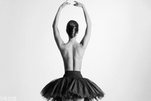 芭蕾天鵝臂怎么做 美麗芭蕾天鵝臂步驟 芭蕾天鵝臂怎么做 美麗芭蕾天鵝臂步驟