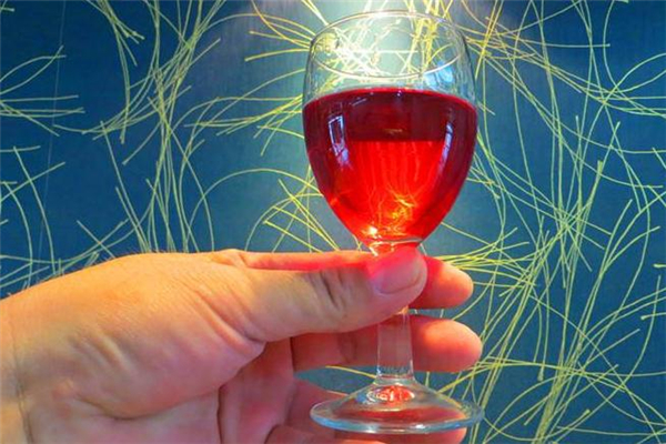 楊梅酒后勁大嗎 楊梅酒喝醉了怎么辦 楊梅酒后勁大嗎 楊梅酒喝醉了怎么辦