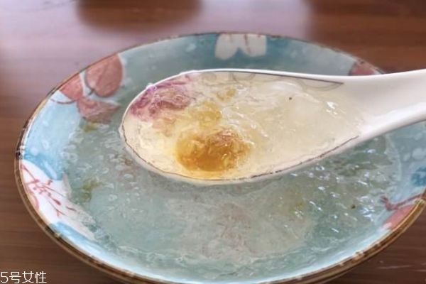 什么是雪燕呢 雪燕有什么作用呢 什么是雪燕呢 雪燕有什么作用呢