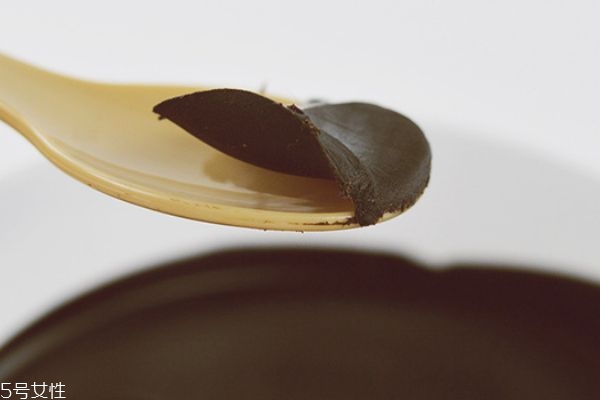 敷泥灸感覺辣辣的是什么原因 敷泥灸感覺像火燒 敷泥灸感覺辣辣的是什么原因 敷泥灸感覺像火燒