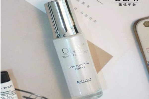 olay小白瓶適合什么人 olay小白瓶適合什么年齡 olay小白瓶適合什么人 olay小白瓶適合什么年齡