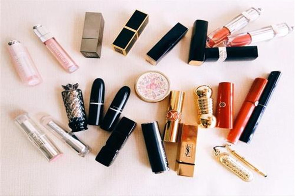 一支口紅能涂多少次 口紅可以用多久 一支口紅能涂多少次 口紅可以用多久