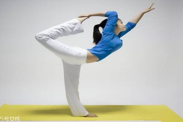 人為什么會駝背呢 造成駝背的原因有什么呢 人為什么會駝背呢 造成駝背的原因有什么呢