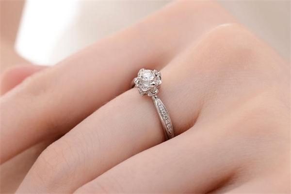 周大生鉆戒一般多少錢 周大生鉆戒價(jià)格 周大生鉆戒一般多少錢 周大生鉆戒價(jià)格