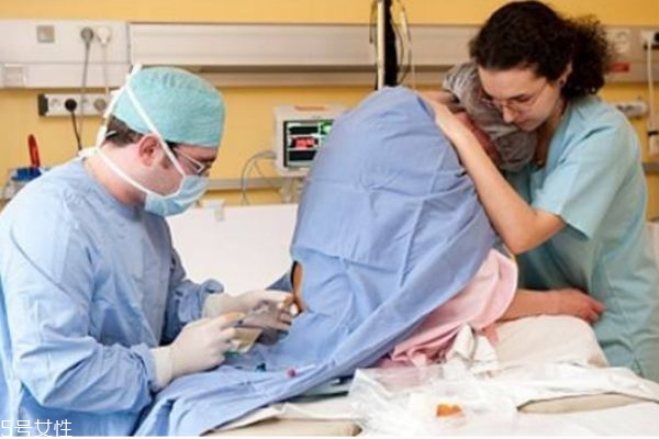 什么人適合做無(wú)痛分娩 適合做無(wú)痛分娩的人群 什么人適合做無(wú)痛分娩 適合做無(wú)痛分娩的人群