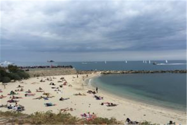 曬傷能喝酒嗎 曬傷后應小心護理皮膚 曬傷能喝酒嗎 曬傷后應小心護理皮膚