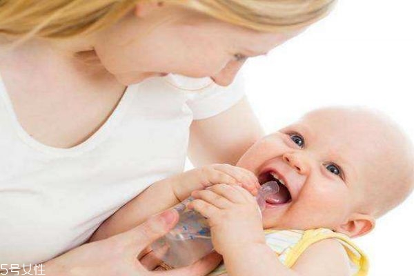 孩子什么時(shí)候應(yīng)該斷奶呢 斷奶的好辦法有什么呢