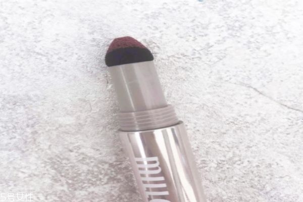 氣墊口紅的使用方法是什么呢 氣墊口紅和口紅有什么區(qū)別呢 氣墊口紅的使用方法是什么呢 氣墊口紅和口紅有什么區(qū)別呢