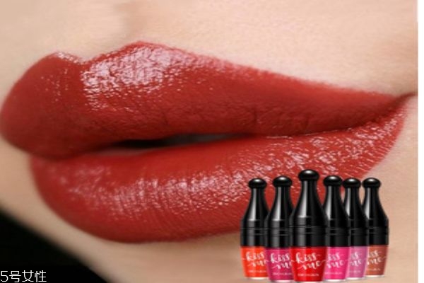 氣墊口紅的使用方法是什么呢 氣墊口紅和口紅有什么區(qū)別呢 氣墊口紅的使用方法是什么呢 氣墊口紅和口紅有什么區(qū)別呢