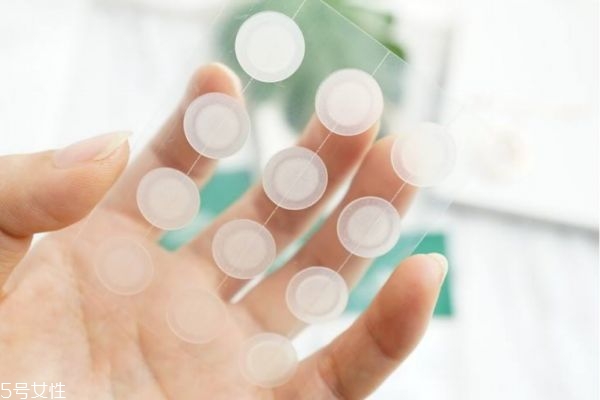 痘痘貼的錯(cuò)誤使用方法有哪些 痘痘貼使用方法 痘痘貼的錯(cuò)誤使用方法有哪些 痘痘貼使用方法